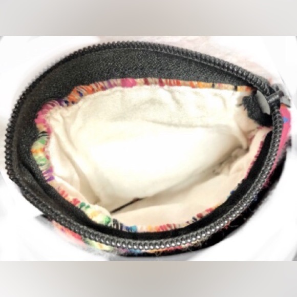 ECUADOR wool mini coin purse w/keychain from south america size 4x4 NWOT - Picture 5 of 5